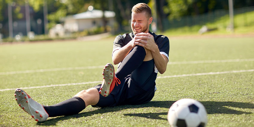 patient needing knee pain chiropractor in Irvine