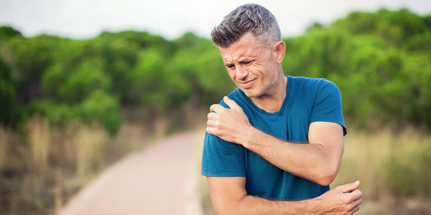 patient needing shoulder pain chiropractor in Irvine