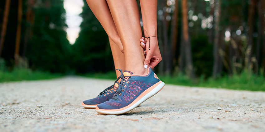 patient needing tendonitis chiropractor in Irvine