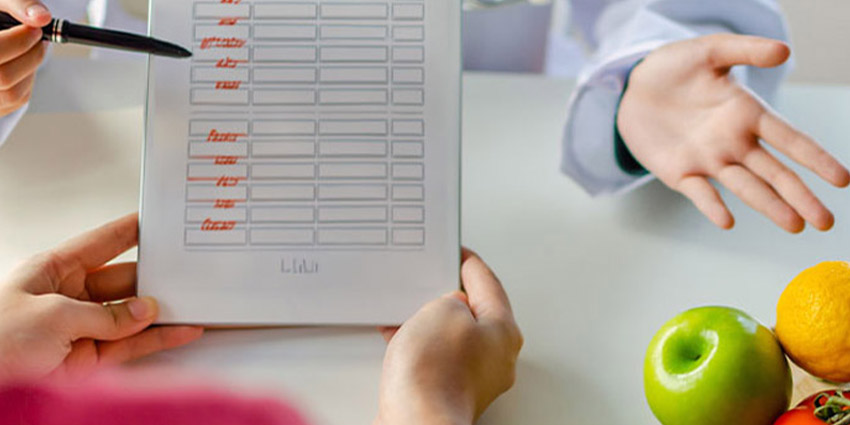 patient receiving nutrition counseling in Irvine