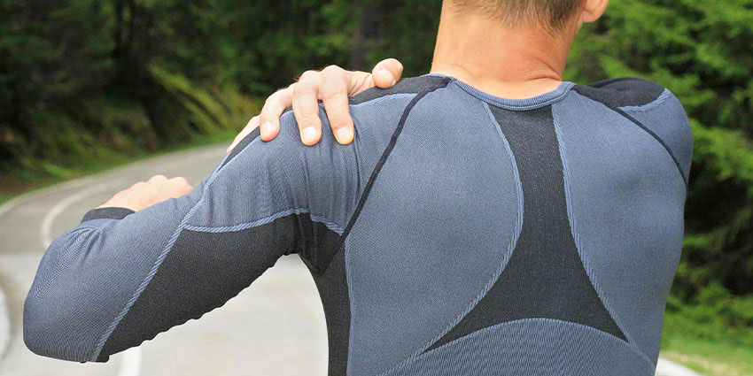 patient needing frozen shoulder chiropractor in Irvine